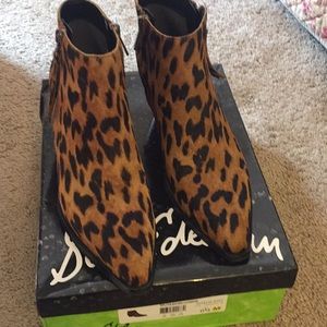 Sam Edelman pointed toe leopard print booties